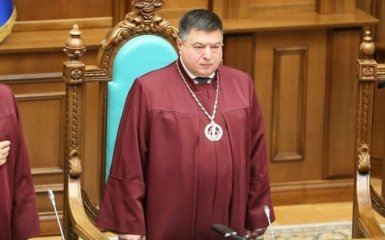 Суд заочно взяв під варту ексголову Конституційного Суду Тупицького