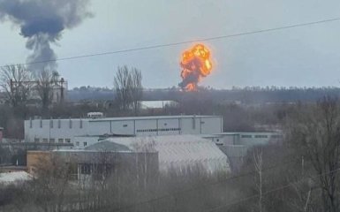 Російські загарбники розбомбили аеропорт поблизу Вінниці