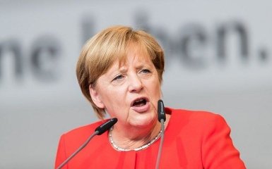 Разжигает войны во многих постсоветских странах: Меркель выдвинула громкие обвинения России