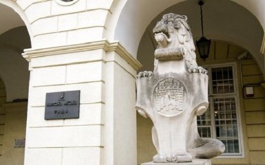 Во Львове бойцы АТО вынудили горсовет закрыться: появилось фото