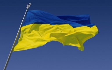 В центре Москвы сожгли флаг Украины: опубликовано видео