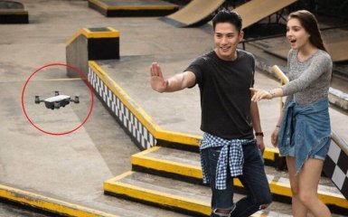Китайська компанія винайшла кишенькового дрона, яким можна керувати жестами: з'явилося відео