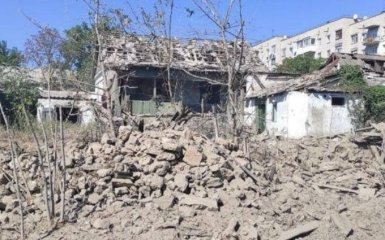 Армія РФ обстріляла житловий будинок на Херсонщині. Є постраждала