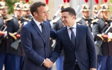 Зеленський провів переговори з Макроном після рішення Путіна щодо анексії