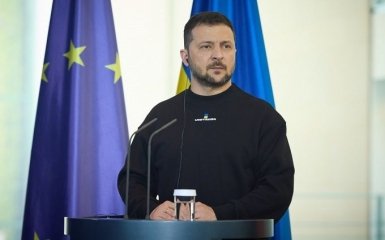 Ще кілька візитів, і все. Зеленський натякнув на поповнення арсеналу і початок контрнаступу ЗСУ