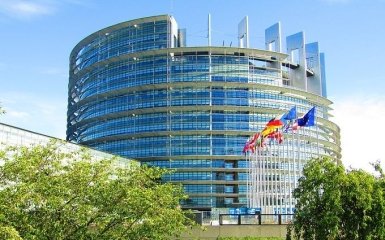 В Европарламенте требуют расширения санкций против РФ