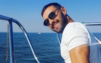 Український співак знову похвалився підкачаним тілом: опубліковані фото і відео