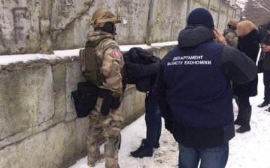 Спецназ задержал главу госпредприятия за огромную взятку: появились фото