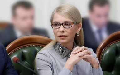 Тимошенко в Раде оригинально поздоровалась с коллегой: появилось фото