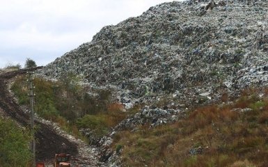 Львівське сміття не приймають ще в одній області: опубліковані фото