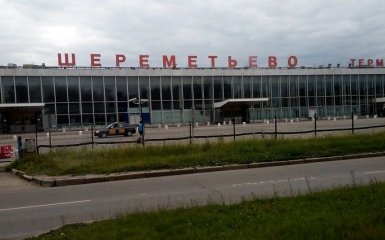 В российском "Шереметьево" пассажиры с паникой покинули самолет SSJ-100: что случилось