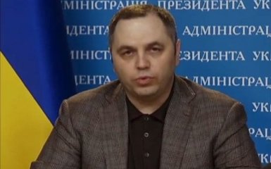 Журналіст з'ясував, що Зеленському платить Портнов, соратник Януковича