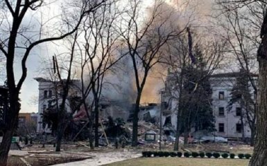 Около 600 человек погибли из-за авиаудара РФ по Драмтеатру в Мариуполе — AP