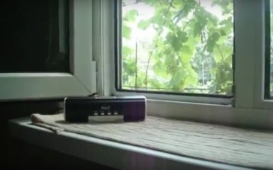 Смелая женщина в Донецке включает соседям украинские песни: появилось видео