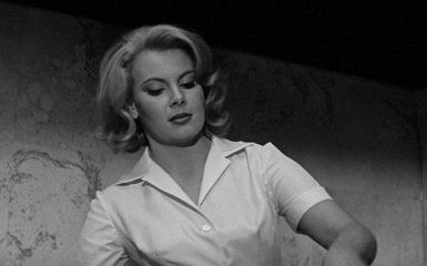 Умерла "девушка" Бонда Молли Питерс