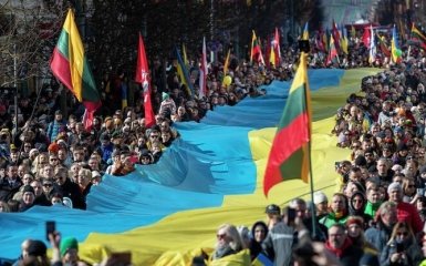 Правительство Литвы будет направлять штрафы за невыполнение санкций на восстановление Украины