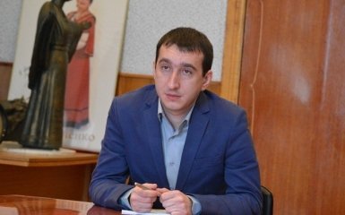 Директорові українського телеканалу встромили ножа в серце