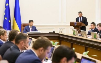 Жителів окупованого Донбасу, які отримають паспорти РФ, позбавлять українських пенсій