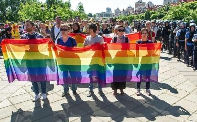 Українцям пояснили, чим небезпечні сутички на гей-парадах: опубліковано відео