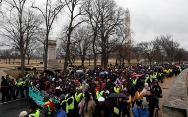 В США вспыхнули массовые протесты против Трампа: появились фото и видео