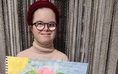 Дівчинка з України отримала диплом від Папи Римського