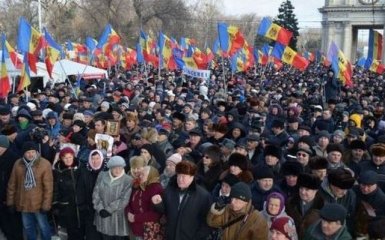 Протестующие в Молдове требуют отставки правительства
