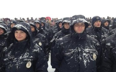 Япония передаст украинским полицейским зимнюю форму