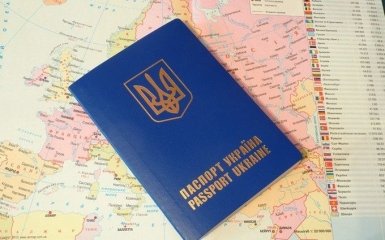 Украинцы уже оформили более 3 млн биометрических паспортов