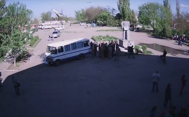 Під Одесою місцеві жителі не дали бійцям "Азова" знести Леніна: з'явилося відео бійки
