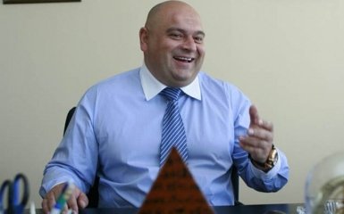 В Украине закрыли дела против одиозного экс-министра: соцсети закипают