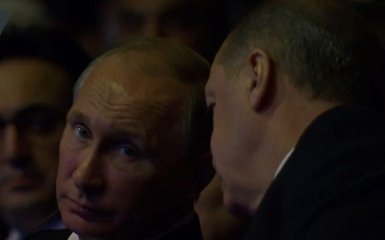 А Путина как бы и нет: соцсети развеселило фото с президентом России в Стамбуле
