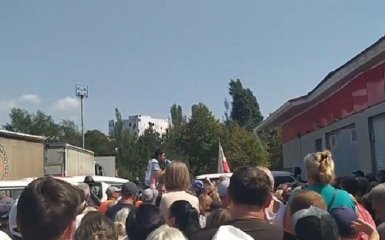 В Мариуполе произошел первый "голодный бунт"