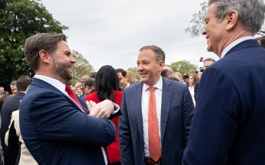 Венс, Бессент