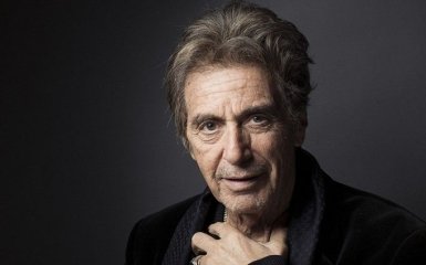 Аль Пачино засветился с молодой актрисой во время отдыха: опубликованы фото