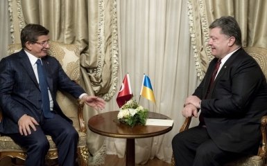 Президент Украины и премьер Турции встретились в Давосе