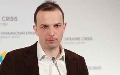 Главного антикоррупционера Рады заставляют уйти в отставку