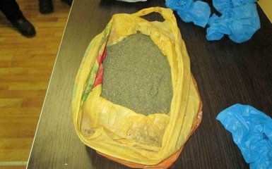 На Черниговщине СБУ перекрыла канал поставки контрабанды наркотиков (3 фото)