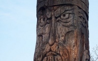 В Киеве сожгли языческую статую: появились фото