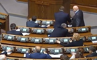 Стефанчук вимагає онлайн-голосування в Раді у разі надзвичайної ситуації