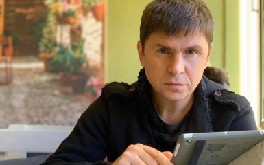 Подоляк дорікнув Меркель через газову та нафтову залежність від РФ