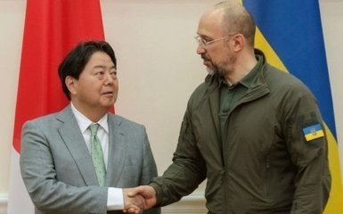 Японія передала Україні велику партію спецтехніки для розмінування