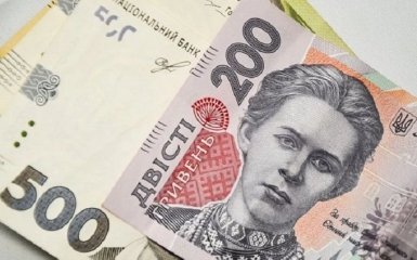 Госстат раскрыл, на что украинцы тратят большую часть зарплаты