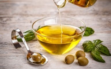 Чим корисна оливкова олія і чому її потрібно вживати щодня