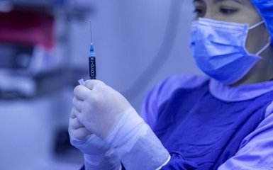 Кількість хворих на коронавірус в Україні 23 листопада різко зросла