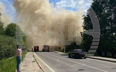 Під Москвою спалахнула масштабна пожежа після гучних вибухів — відео