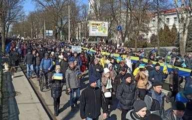 РФ хоче обстріляти Херсон та звинуватити в цьому ЗСУ для проведення "референдуму"