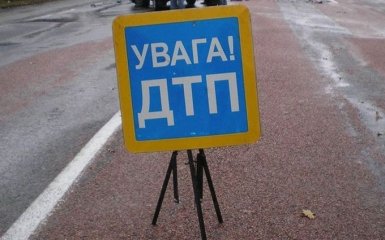 Под Киевом произошло жуткое ДТП с фурой: опубликовано фото