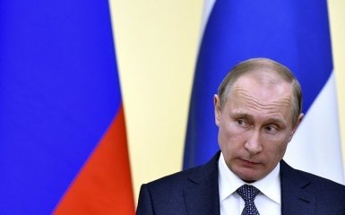 У Путина случился конфуз с букетом цветов: появилось видео