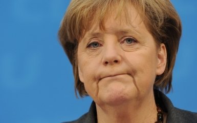 Меркель подкинули отрезанную голову животного