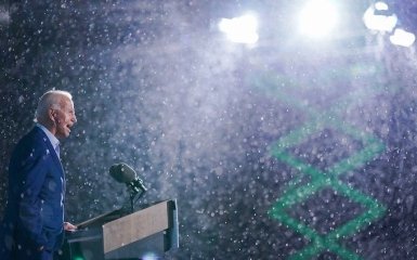 Політолог стверджує, що Байден почав активно готуватися до своєї поразки